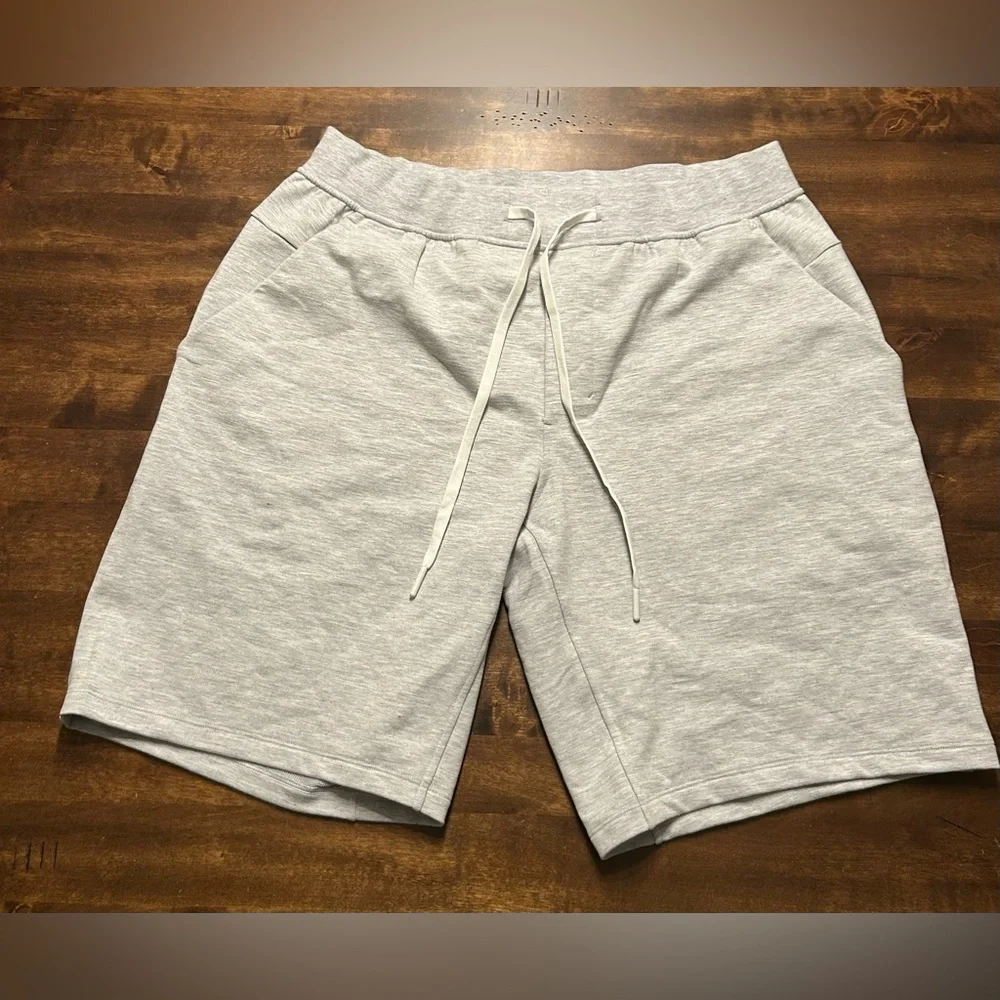 Lululemon City Sweat Short 9"Heathered Ultra Light Grey / Sea Salt Size XL